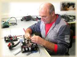 Team Dessoude, Electricien : en charge de la conception et de la fabrication des faisceaux �lectriques.