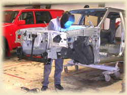 Team Dessoude, Chaudronnier-carossier : Fabrication des pi�ces carrosserie sp�cifiques. Entretien g�n�ral des carrosseries